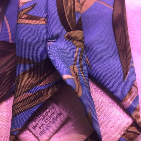 Tommy Bahama Mens Tie. - Picture 4 of 4